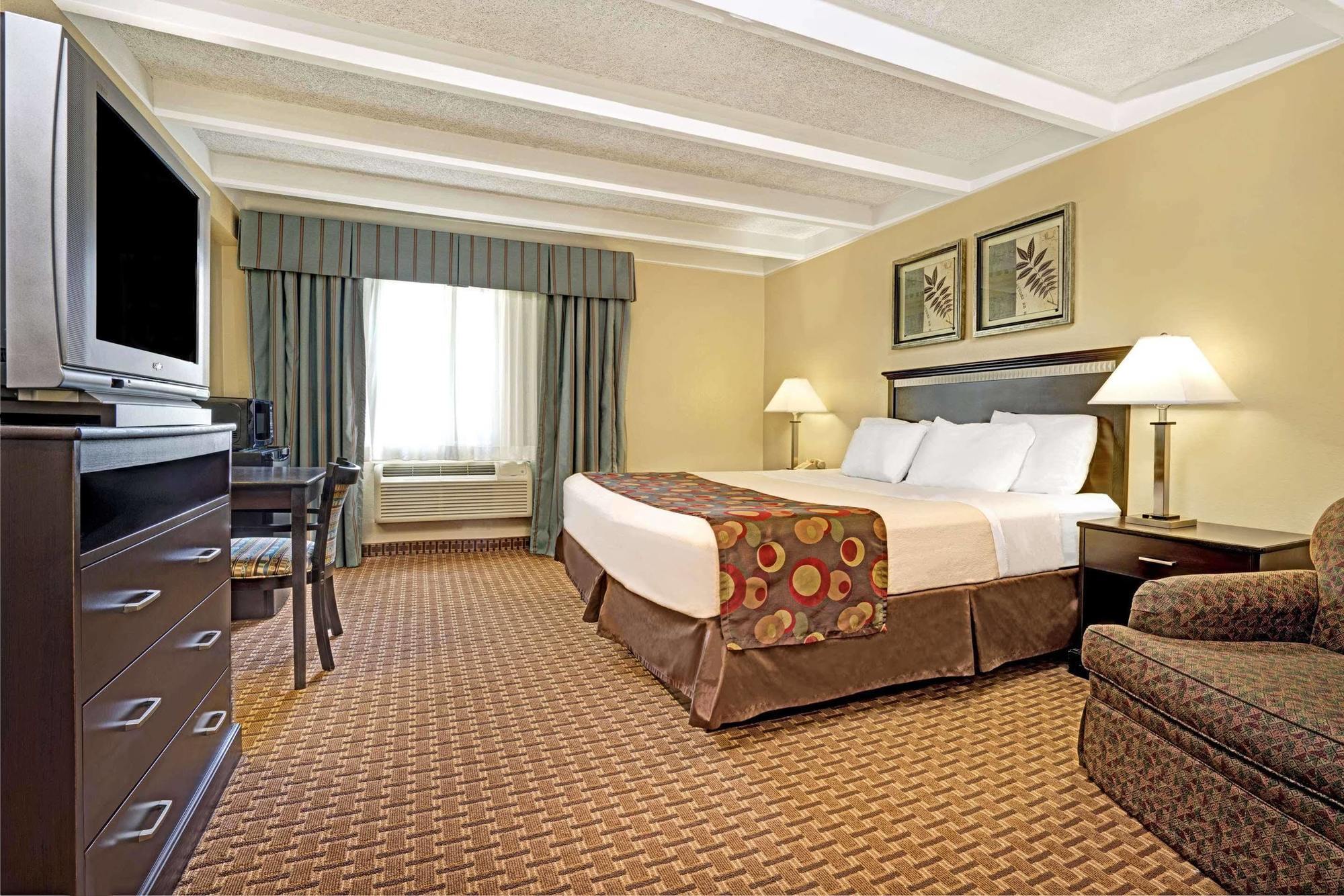 Days Inn By Wyndham Bloomington West Eksteriør bilde