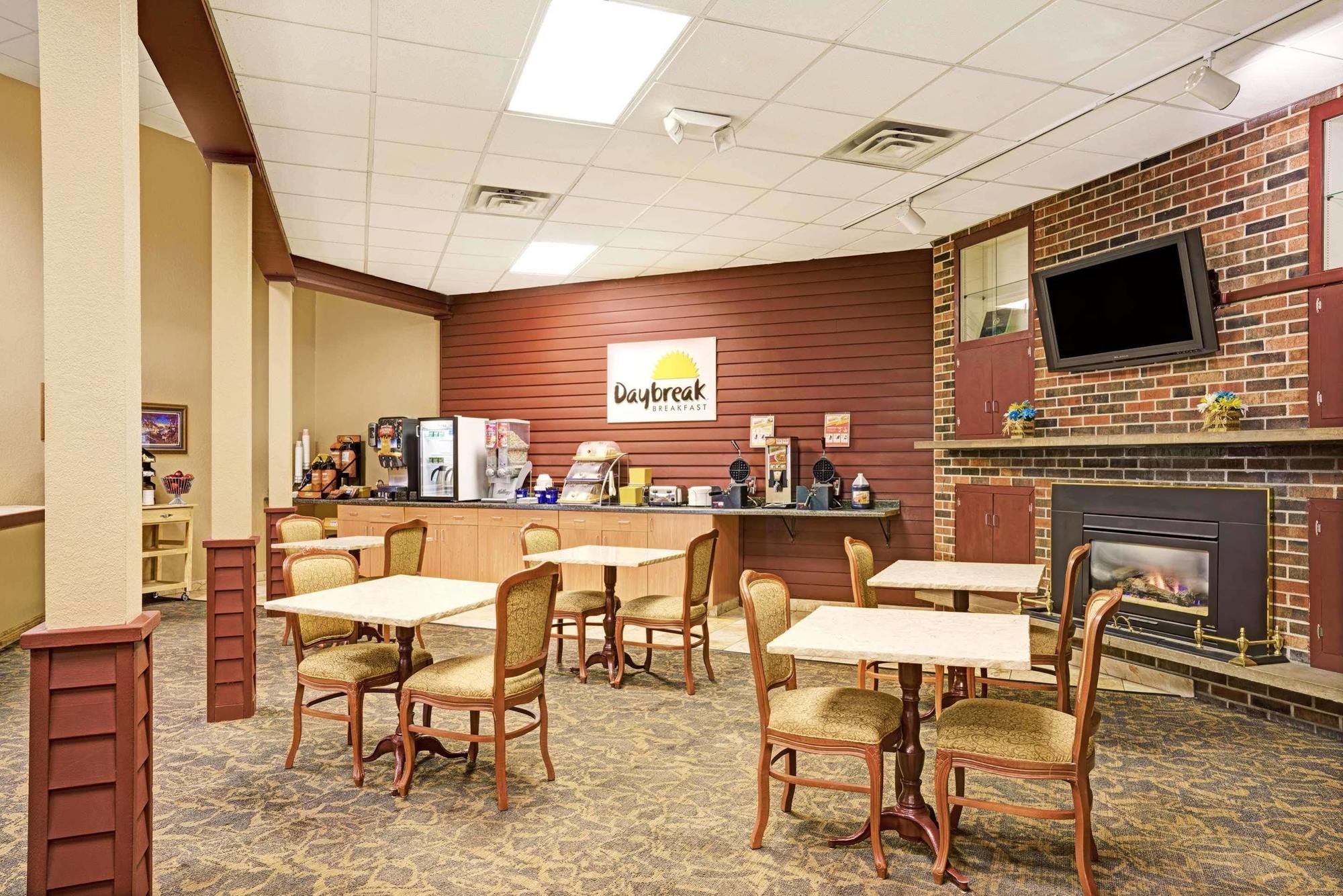 Days Inn By Wyndham Bloomington West Eksteriør bilde