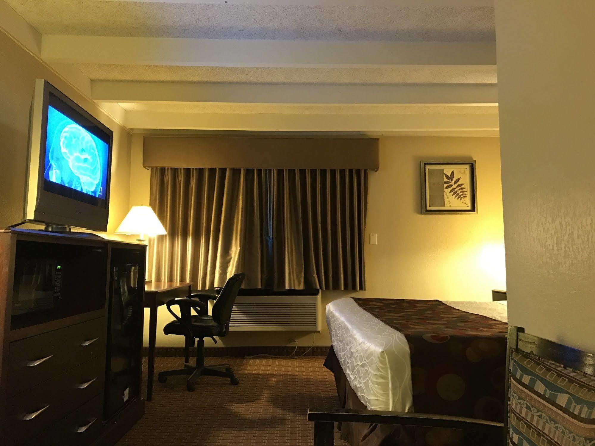 Days Inn By Wyndham Bloomington West Eksteriør bilde